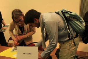 Remise du livre du colloque d'octobre 2014 autour de la guerre de 1914-1918, photographie Idelette Drogue-Chazalet